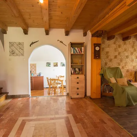 House And Breakfast 2